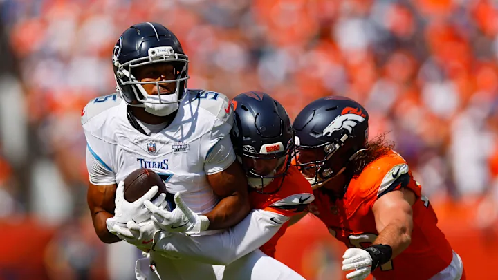 Titans-Broncos game